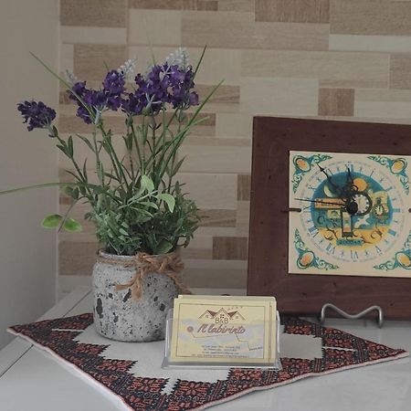 スルモナ Il Labirinto Bed & Breakfast エクステリア 写真