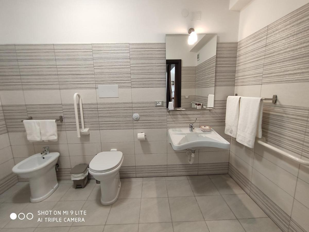 スルモナ Il Labirinto Bed & Breakfast エクステリア 写真